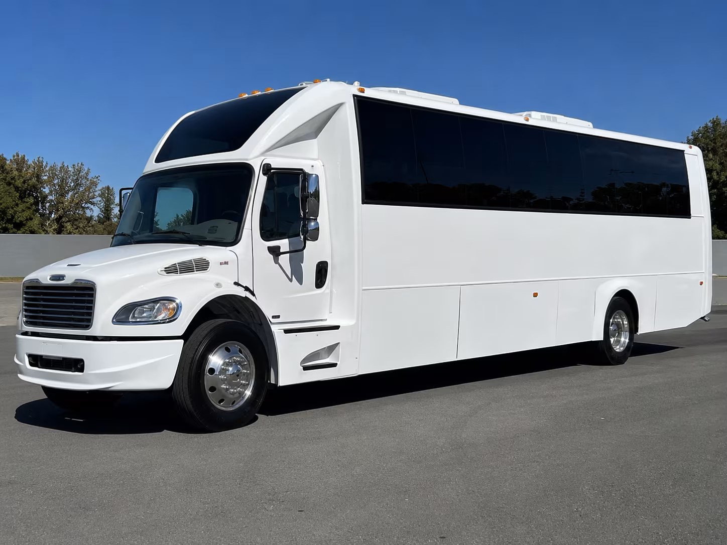 concert shuttle buses to sofi stadium and kia forum shows