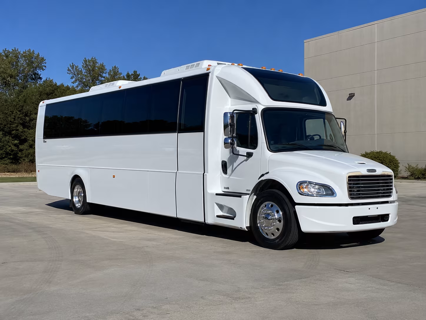 fontana 28 passenger party bus
